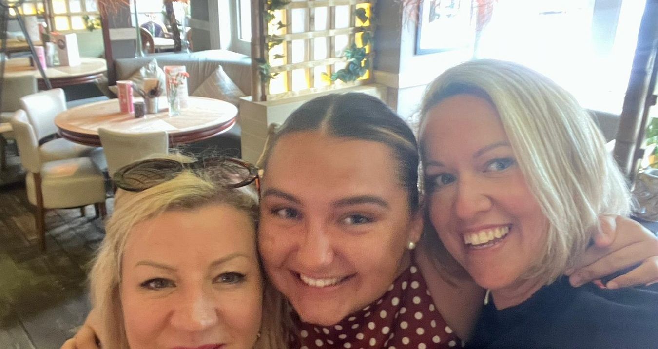 My Nottingham hen do story: A real review and itinerary featuring bottomless brunch, spa recovery, and drag cabaret.