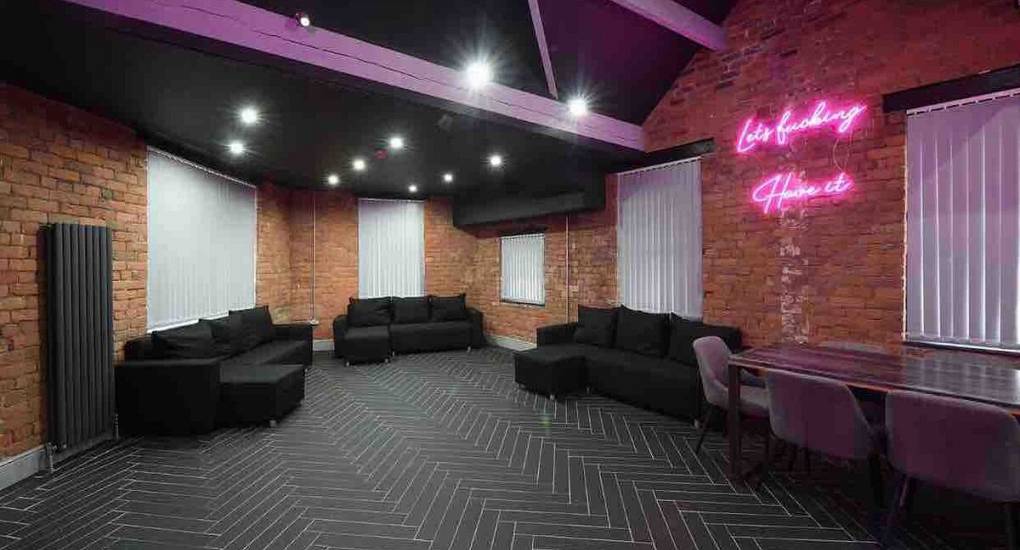 Lounge 1
