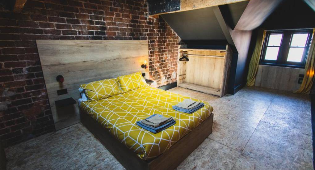 Main bedroom with double bed