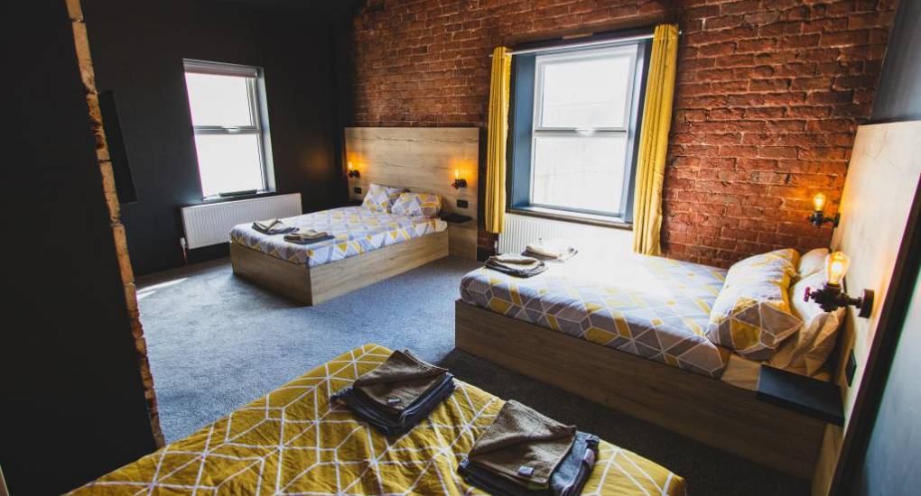  three double bed with window