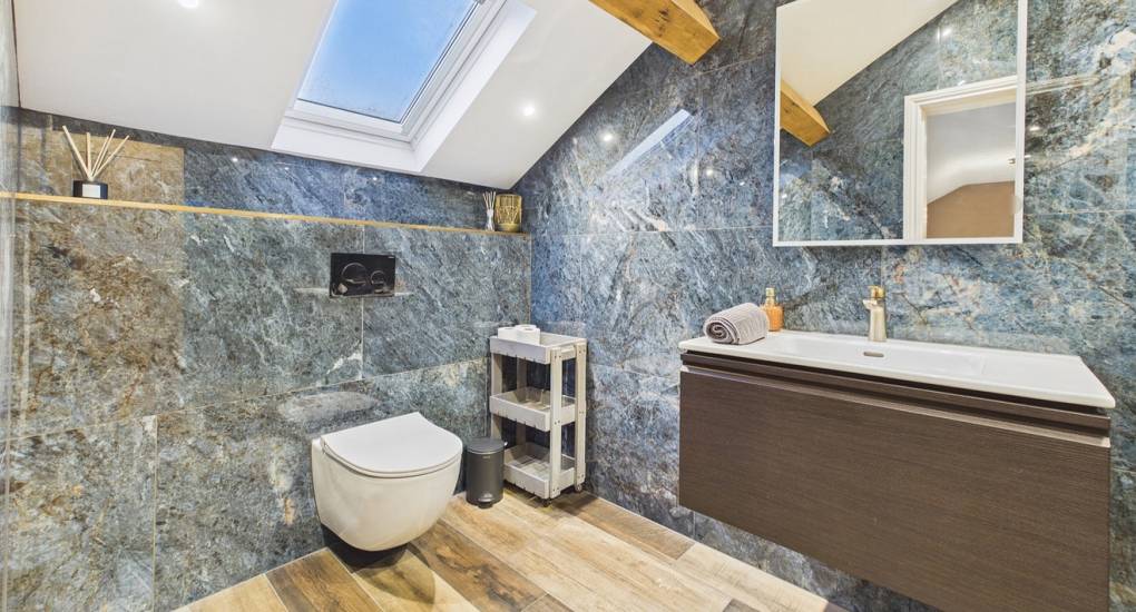 grand-hookstone-bathroom-two.jpg