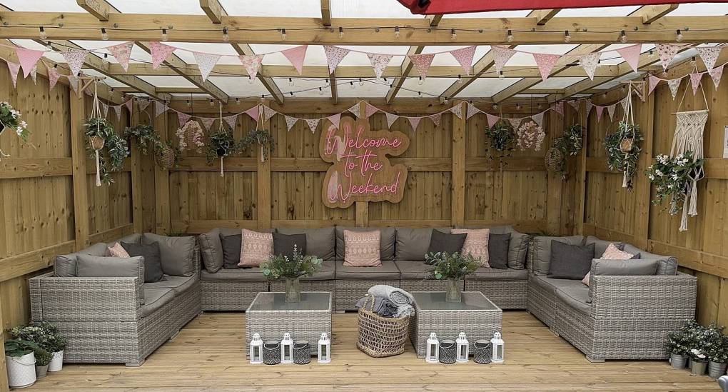hen-accommodation-bristol-outside-seating-two