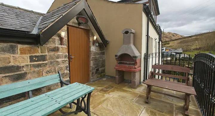 Alternate view of the balcony