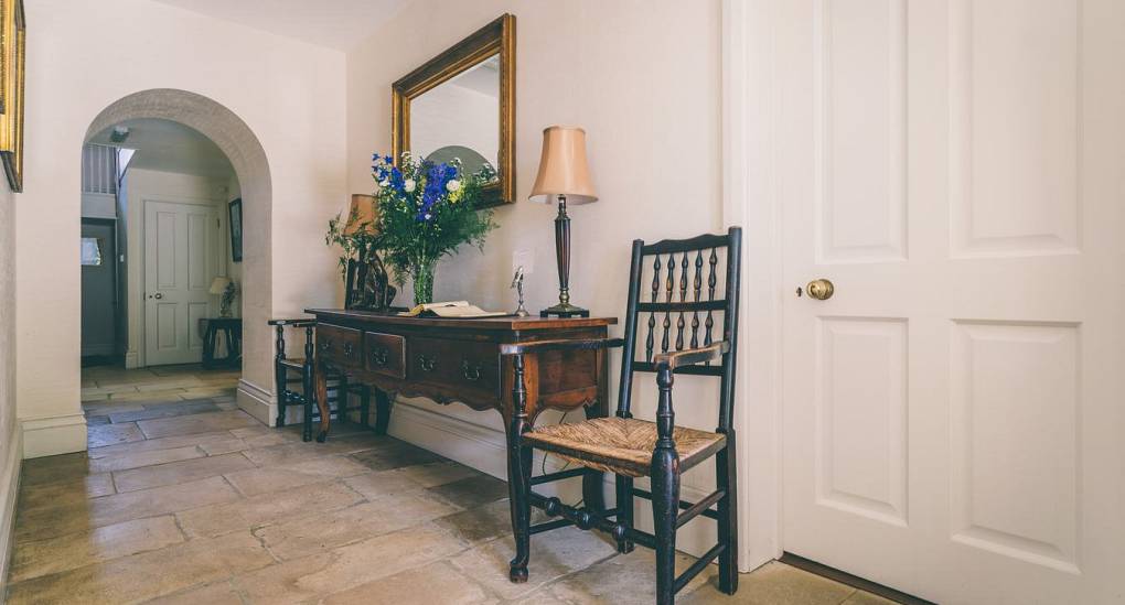 stag-and-hen-accommodation-hallway-two