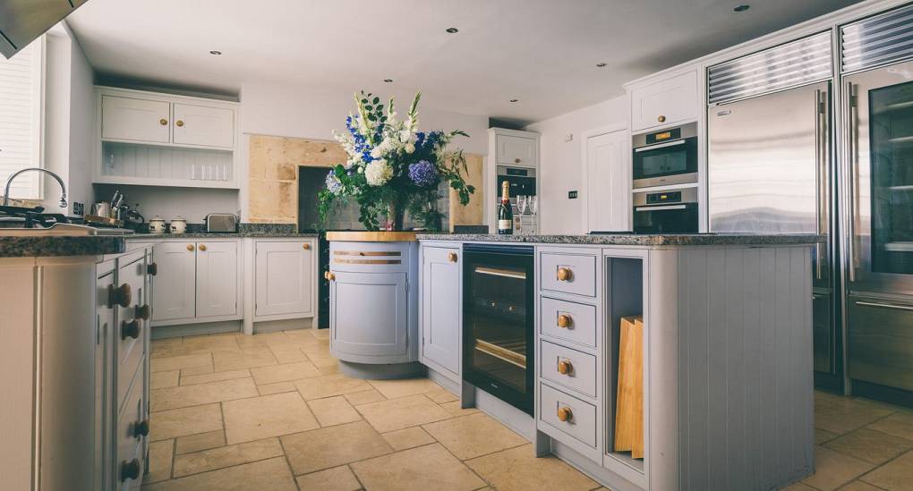 stag-and-hen-accommodation-kitchen