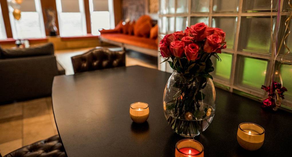 Stag and Hen Accommodation dining table view of the lounge