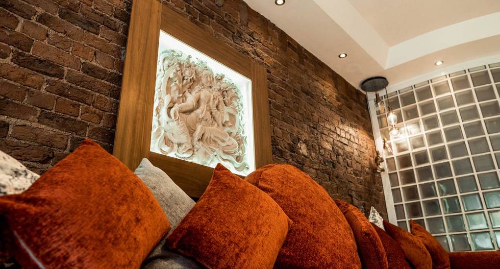 Stag and Hen Accommodation sofa pillows