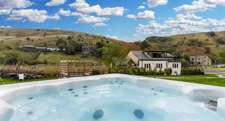 The Canal Nr Manchester 