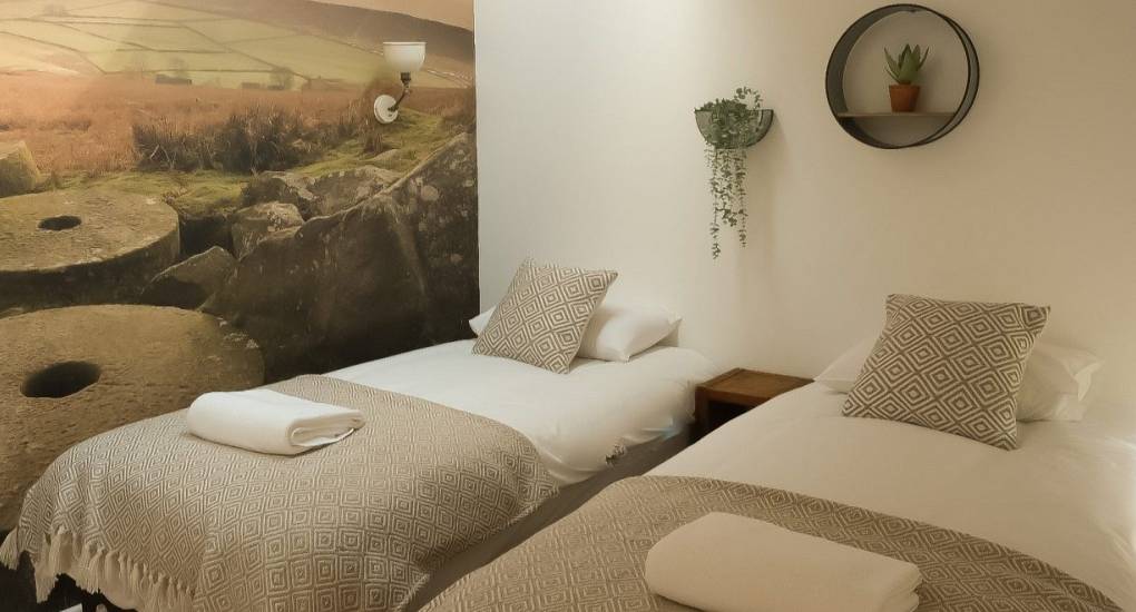 Spacious en-suite bedroom at Tree View: Ideal accommodation for a large Hen Weekend